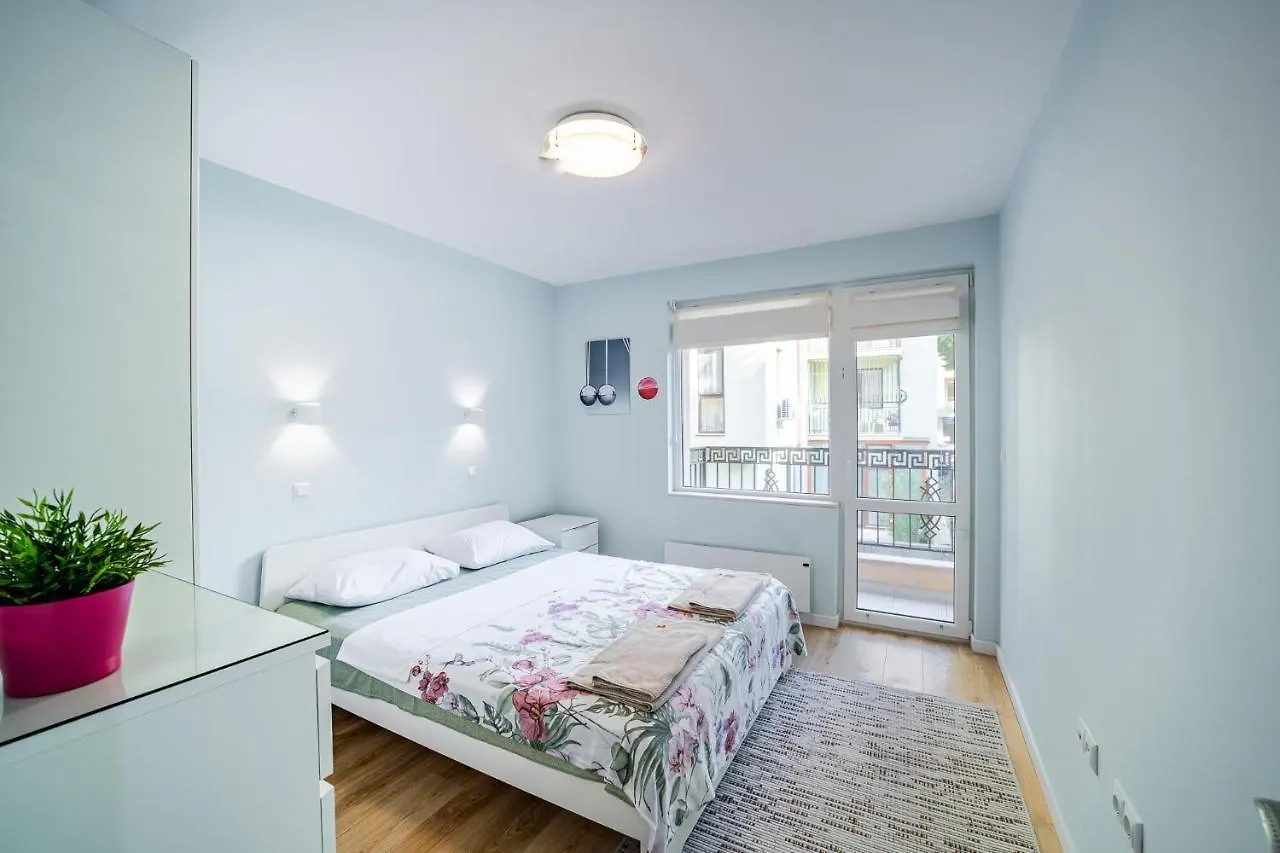 Colibri Central Apartment Varna